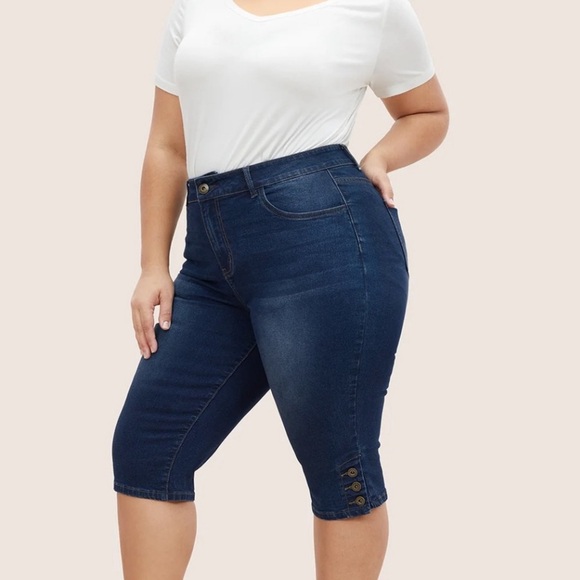 BloomChic High stretch Dark Wash Button Hem Cropped Jeans us 10 - Picture 2 of 7